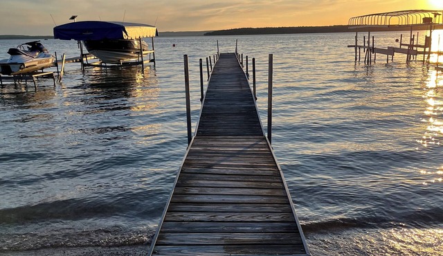 Renovated Beachfront Cottage on Sunset Beach, Burt Lake, Indian River, Michigan