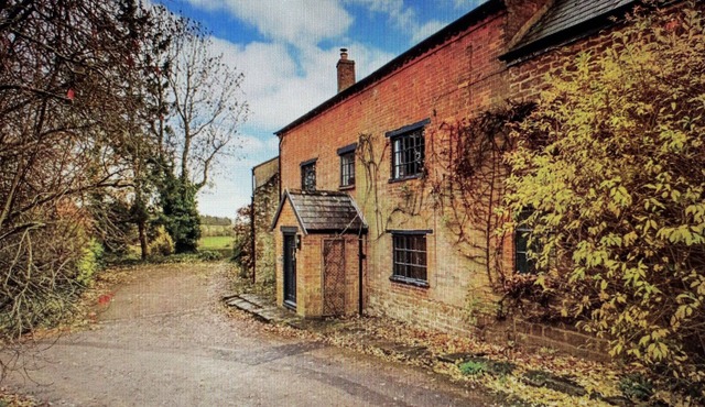 Renovated beauty: 20min to Soho Farmhouse.