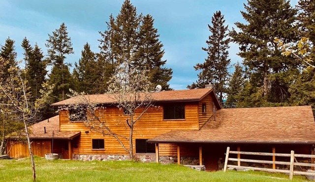 Renovated Bigfork Cabin with Flathead Lake Views + Cherry Orchard
