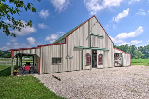 Renovated Bunkhouse on 12-Acre Horse Farm!