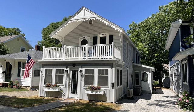 Renovated Cottage in Central Lakeside