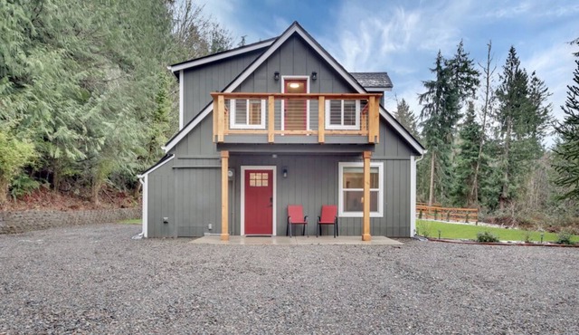 Renovated cabin in the woods!