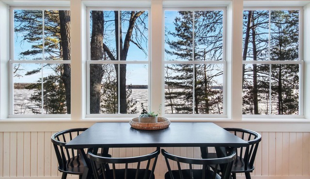 Renovated cabin on Lac Courte Oreilles Lake - minutes from trails!