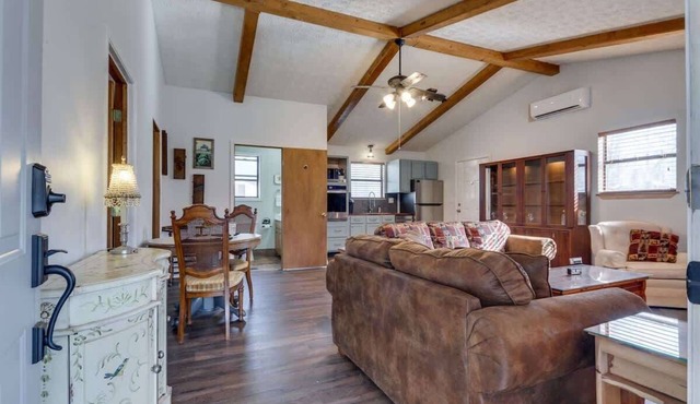 Renovated Cabin Serene & Peaceful Stay