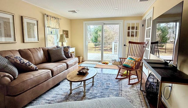Renovated Cape Cod Cottage, Walk to Beach, Outdoor Shower, Yard & Fire Pit