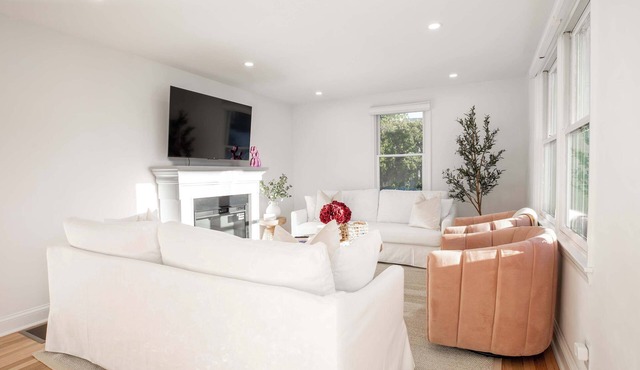 Renovated Cape Near beach, with Fire Pit and BBQ