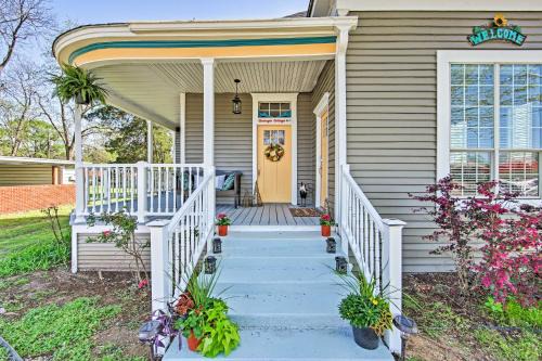 Renovated Carnegie Cottage - Walk to Dtwn!