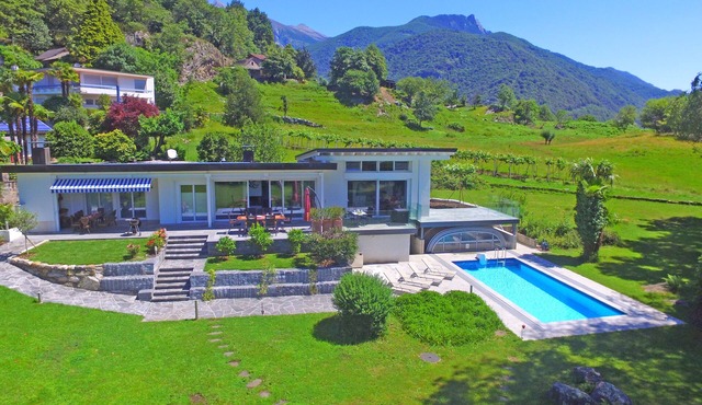 Renovated, spacious house nestled in a large garden with swimming pool