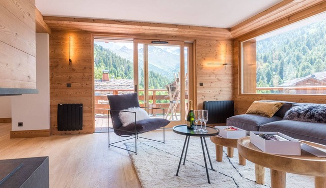 Renovated chalet 5 bedrooms with garage in Méribel
