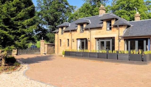 Renovated characterful coach house close to Loch Lomond and Helensburgh