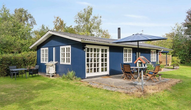 Renovated classic cottage close to beach