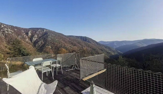 Renovated clède with valley views in Ardèche