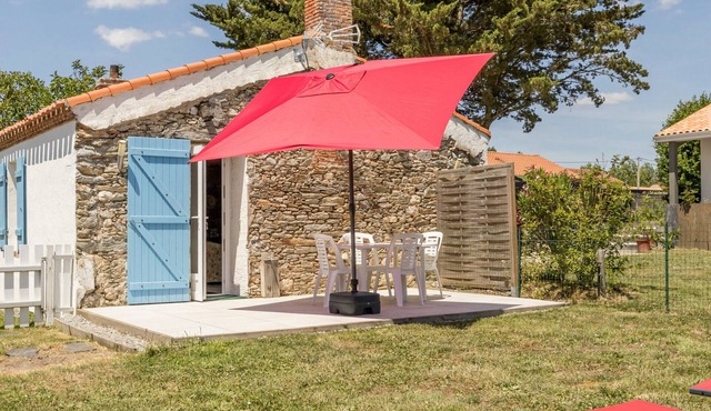 Renovated Cottage Near Marshes, 12 km from Beach, Private Terrace, Garden, WiFi, Baby-Friendly