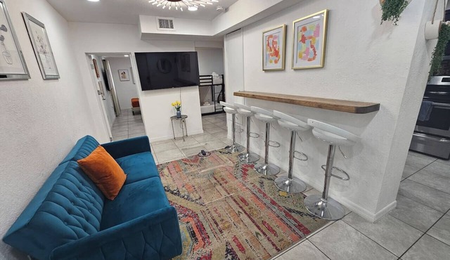 Renovated College Park 3/2 Sleeps10 close to WP