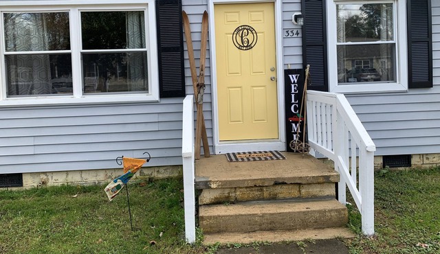 Renovated Colonial Beach Cottage