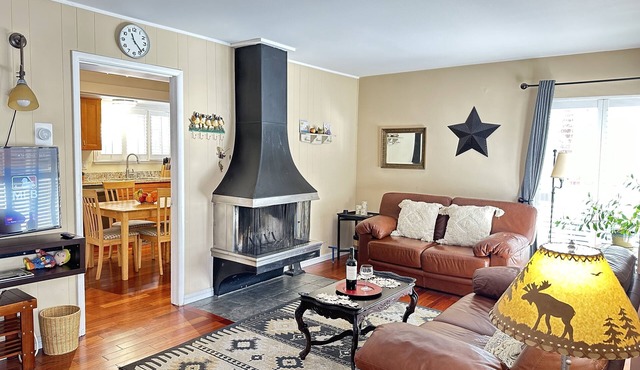 Renovated Condo Close to Beach and Ski Resorts