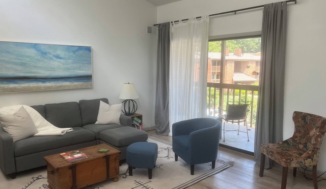 Renovated Condo with Pool, Park and Peaceful Setting