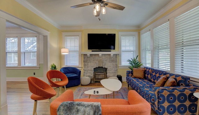 Renovated Cooper-Young Bungalow w/Game Room Walk to Food, Bars & Liberty Bowl