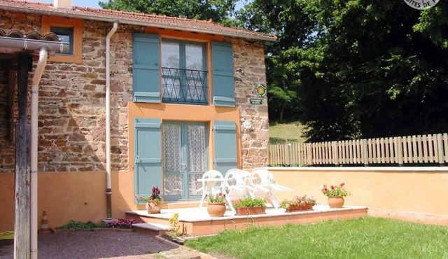 Renovated cottage in Montagny, terrace, parking