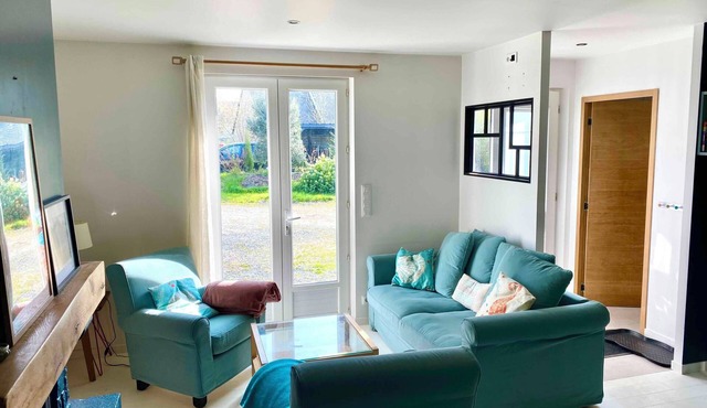 Renovated cottage, 2 km from the sea, kids frendly!