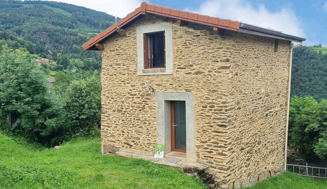 Renovated cottage with terrace and pets allowed in Saint-Chamond
