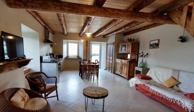 Renovated cottage in the heart of Auvergne