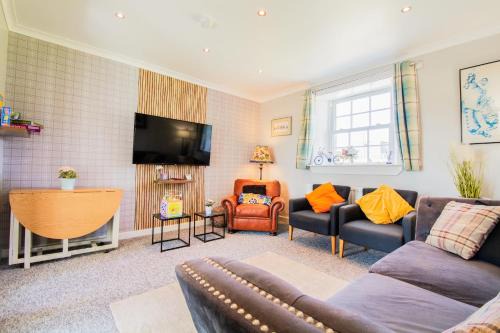 # Renovated cottage - nr Edinburgh with Scenic views