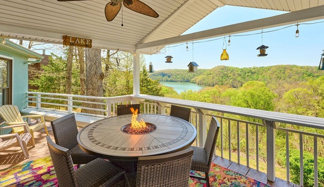 Renovated Cottage! Overlooks Dale Hollow!