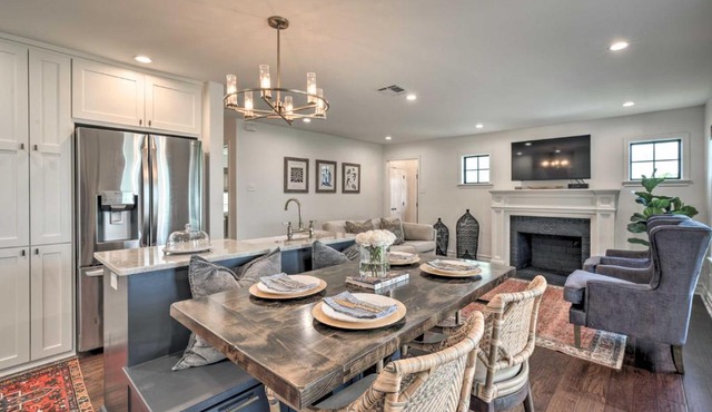 Renovated Cottage with Patio by TX AandM Campus!