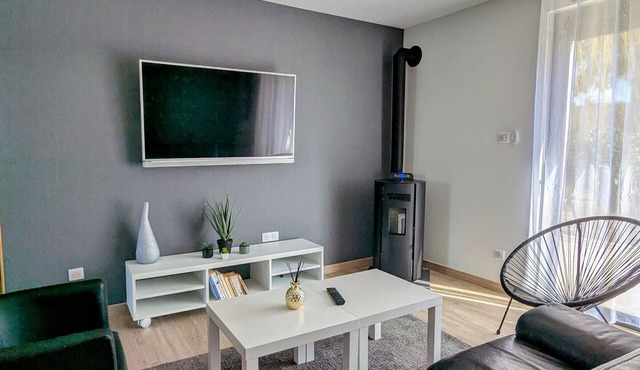 Renovated cottage with garden in Vignot