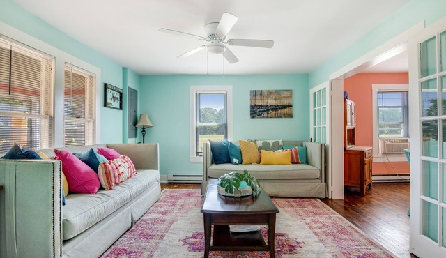 Renovated cottage with seasonal pool, firepit, & washer/dryer