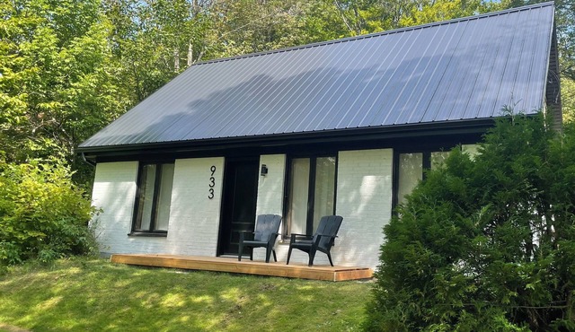 Renovated country home on Île d'Orléans/La Maison Blanche