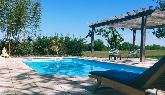 Renovated country house large intimate fenced park private swimming pool jacuzzi