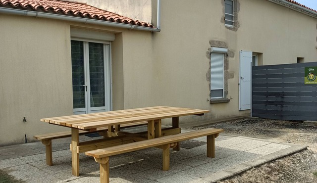 Renovated countryside house with terrace, Wifi included