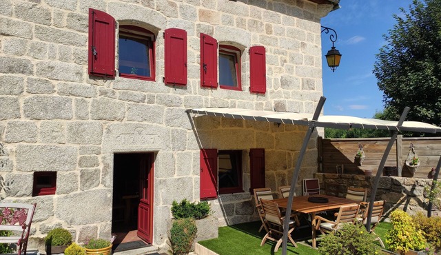 Renovated country house "CASA COSY" sleeps 10 with private spa