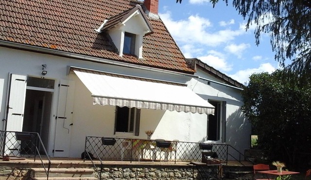 Renovated country house with terrace and garden