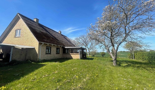 Renovated country home 50 m from the sea