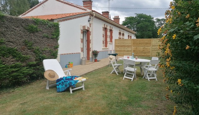Renovated country house near the sea