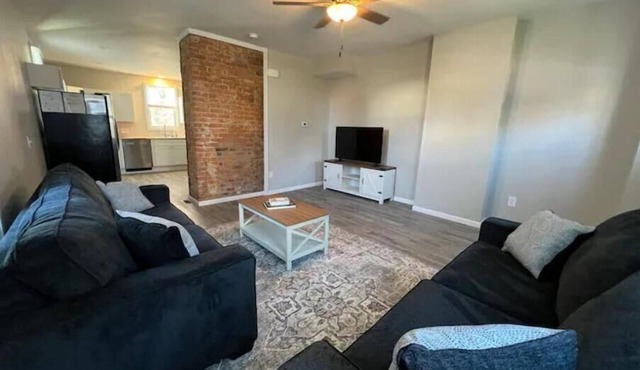 Renovated Covington Home Near Devou w/King Bed, 5 minutes to Downtown Cincy!