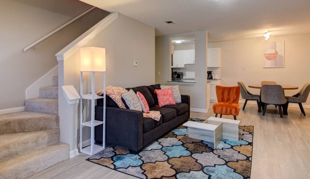 Renovated, Cozy 2B | Comfy King Beds, Fast WiFi
