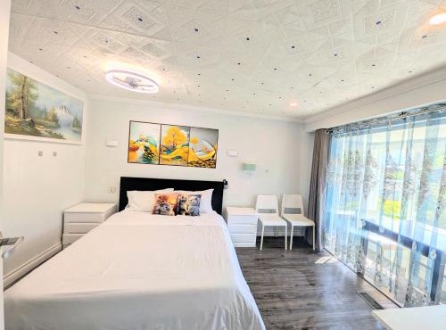 Renovated Cozy Bedroom with Private washroom