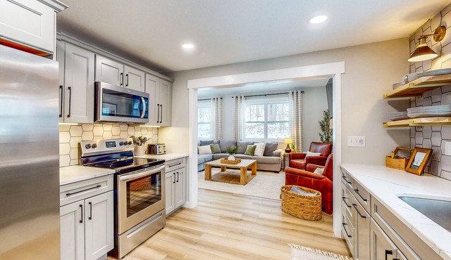 Renovated cozy mountain hideaway minutes from Wisp and Deep Creek Lake.