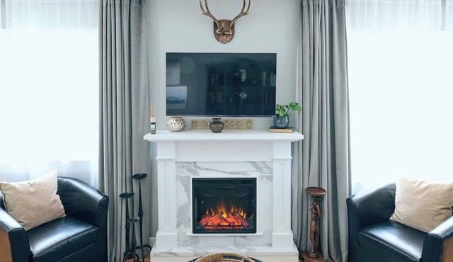 Renovated craftsman bungalow two blocks to historic downtown Sheridan and just a block from the M&M Ice Arena