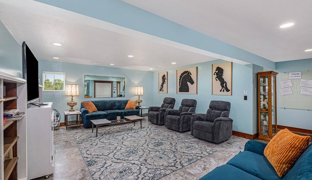 Renovated Dairy Barn – 4 Bedrooms, 5 Beds, 2.5 Baths, Huge, Accessible & Stylish