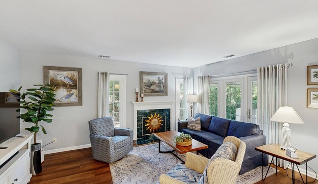 Renovated Dog-Friendly Villa w/Patio & Pool - Near Golf & Beach