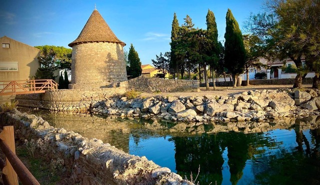 Renovated Duplex close to the seaside with hot swim spa, terrace and garden