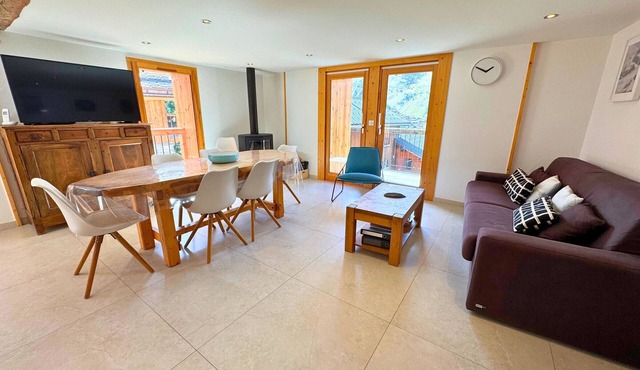 Renovated Duplex in St Martin de Belleville with Balcony and Free Shuttle Access