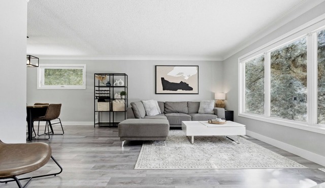 Renovated East St. Paul Home | 3 Bed | 1 Bath |