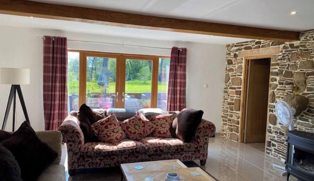 Renovated farmhouse in countryside settingnn