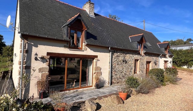 Renovated farmhouse in peaceful location